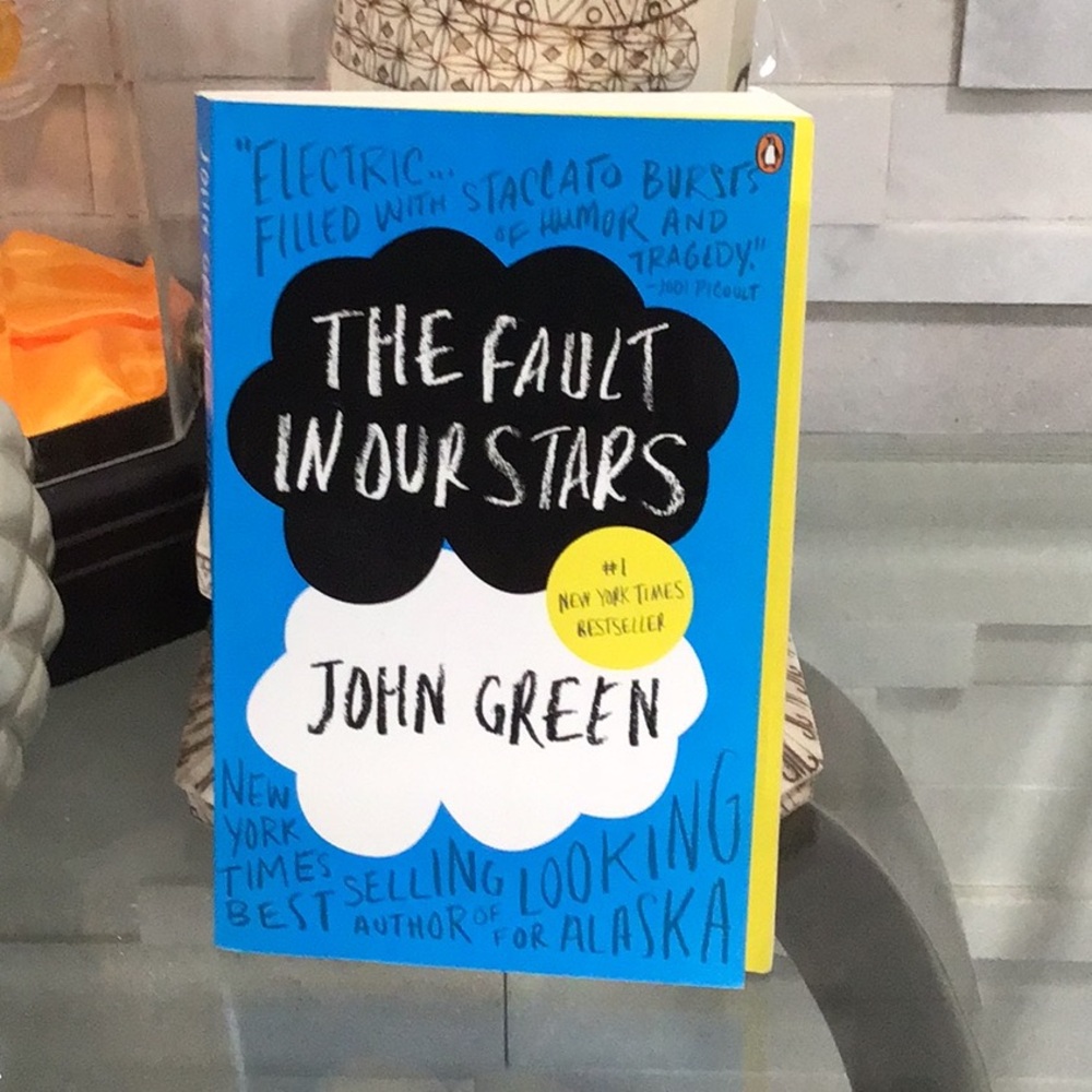 📚The Fault in Our Stars by John Green YA/Fiction Paperback